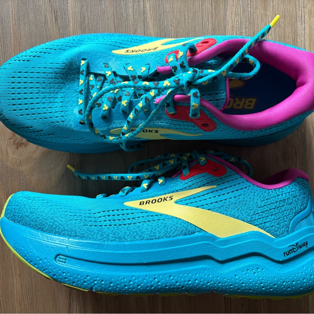 Run Disney Brooks Ghost Max 2, women’s 9.5